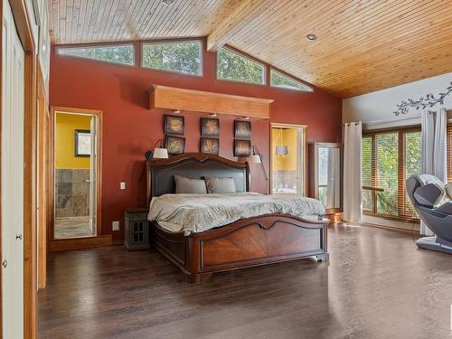 40-54006 Rge Rd 261, Rural Sturgeon County, AB - Indoor Photo Showing Bedroom