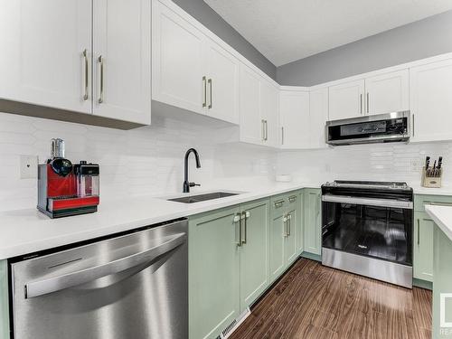 9105 98 Avenue, Edmonton, AB - Indoor Photo Showing Kitchen With Stainless Steel Kitchen With Upgraded Kitchen