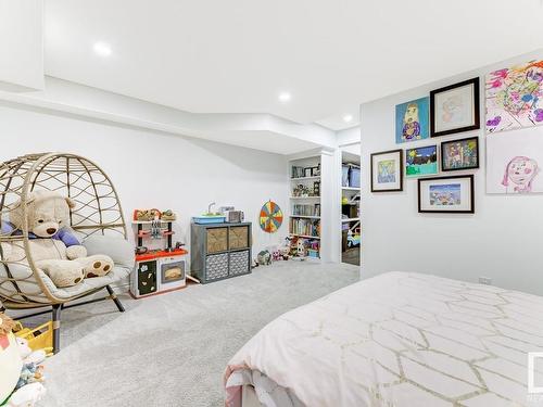 9105 98 Avenue, Edmonton, AB - Indoor Photo Showing Bedroom