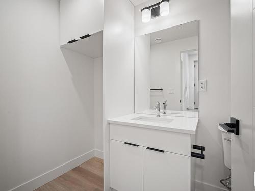 10632 127 Street, Edmonton, AB - Indoor Photo Showing Bathroom