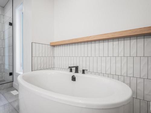 10632 127 Street, Edmonton, AB - Indoor Photo Showing Bathroom