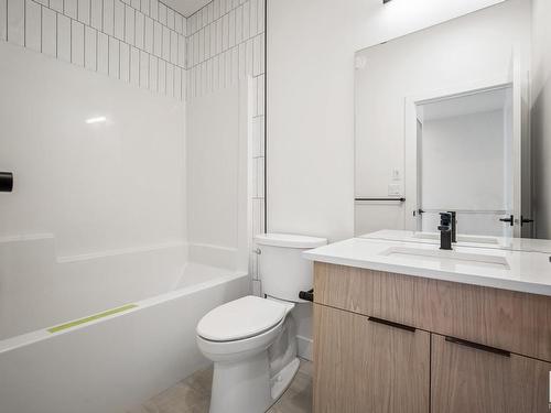 10632 127 Street, Edmonton, AB - Indoor Photo Showing Bathroom