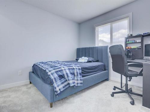 8452 Cushing Court, Edmonton, AB - Indoor Photo Showing Bedroom