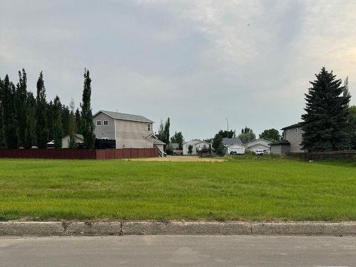 5016 51 St, Calmar, AB 