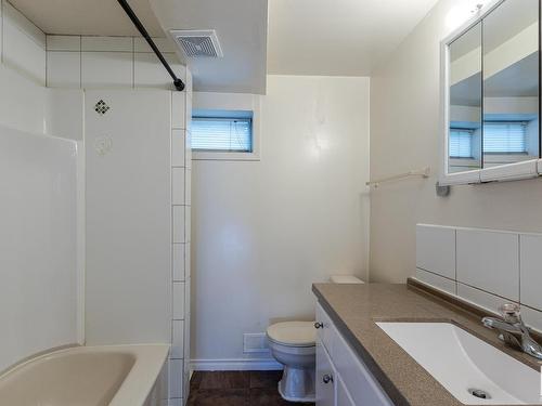 10440 University Avenue, Edmonton, AB - Indoor Photo Showing Bathroom