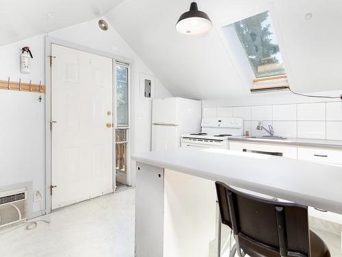 10440 University Avenue, Edmonton, AB - Indoor Photo Showing Kitchen