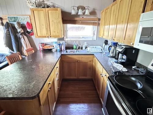 14 Pike Crescent, Rural Westlock County, AB - Indoor Photo Showing Kitchen