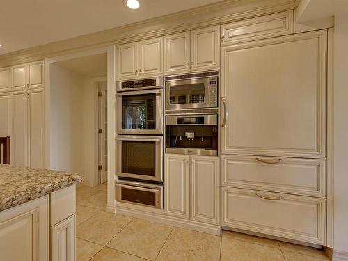 179 Quesnell Crescent, Edmonton, AB - Indoor Photo Showing Kitchen