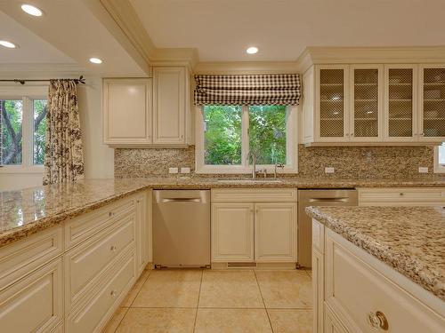 179 Quesnell Crescent, Edmonton, AB - Indoor Photo Showing Kitchen With Upgraded Kitchen