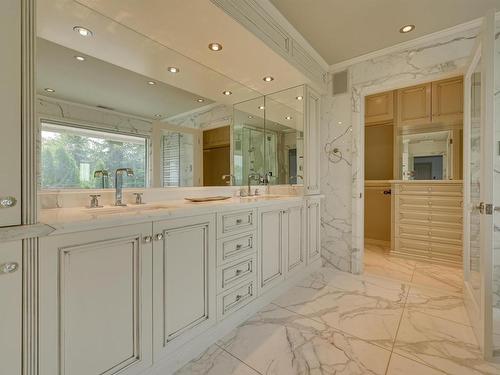 179 Quesnell Crescent, Edmonton, AB - Indoor Photo Showing Bathroom