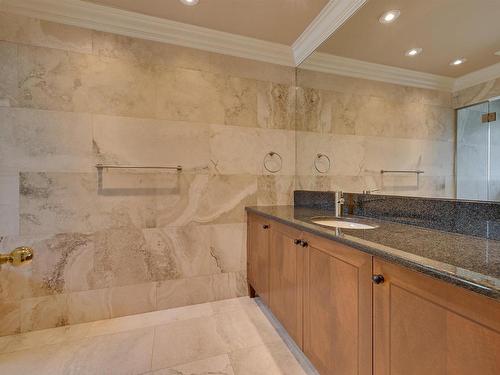 179 Quesnell Crescent, Edmonton, AB - Indoor Photo Showing Bathroom