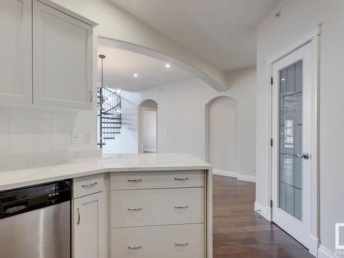 501 10178 117 Street, Edmonton, AB - Indoor Photo Showing Kitchen