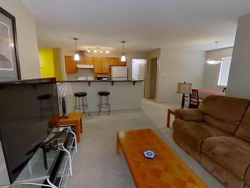 416 1188 Hyndman Road, Edmonton, AB - Indoor Photo Showing Living Room