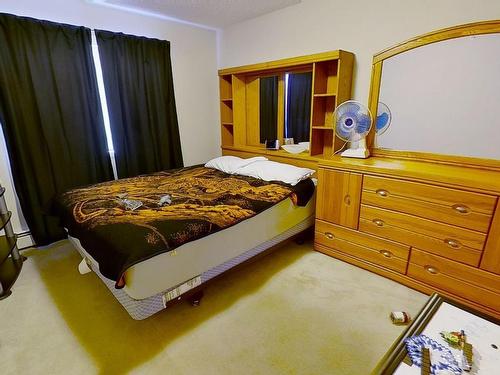 416 1188 Hyndman Road, Edmonton, AB - Indoor Photo Showing Bedroom