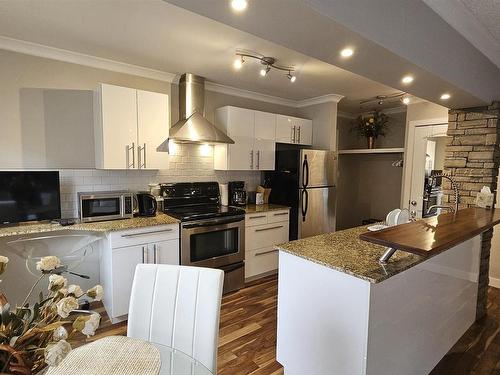 23 10525 83 Avenue, Edmonton, AB - Indoor Photo Showing Kitchen