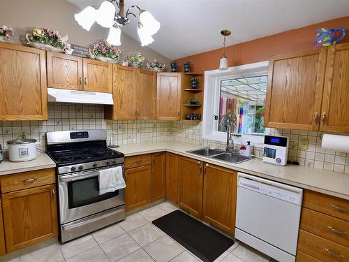 5410 52 Avenue, St. Paul Town, AB - Indoor Photo Showing Kitchen With Double Sink