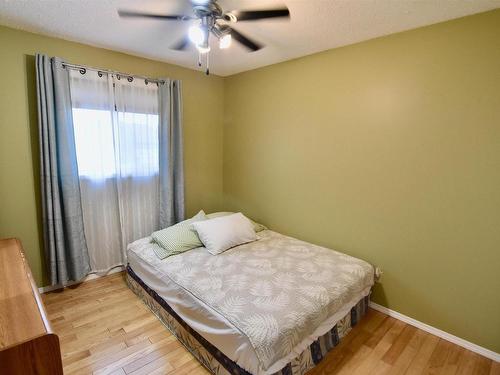 5410 52 Avenue, St. Paul Town, AB - Indoor Photo Showing Bedroom