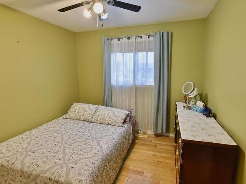 5410 52 Avenue, St. Paul Town, AB - Indoor Photo Showing Bedroom