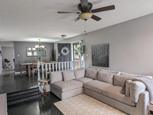 4209 48A Street, Vegreville, AB - Indoor Photo Showing Living Room