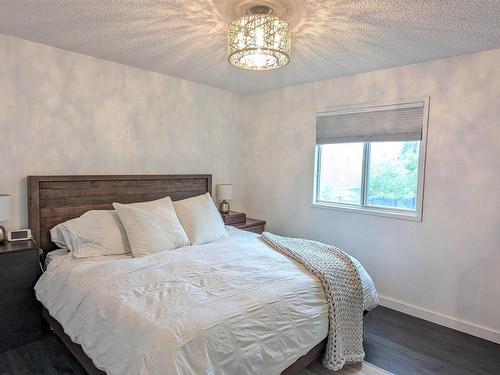 4209 48A Street, Vegreville, AB - Indoor Photo Showing Bedroom