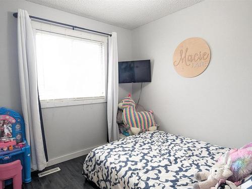 4209 48A Street, Vegreville, AB - Indoor Photo Showing Bedroom