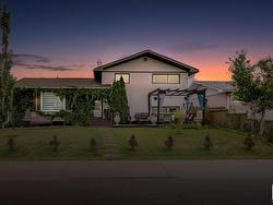 9305 163 ST NW  Edmonton, AB T5R 2P9