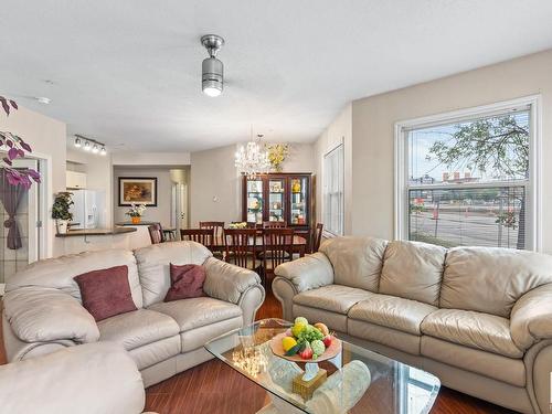 101 10346 117 Street, Edmonton, AB - Indoor Photo Showing Living Room