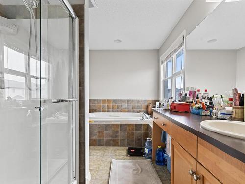 3143 25 Av Nw, Edmonton, AB 