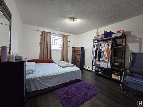 5 C 5715 133 Avenue, Edmonton, AB - Indoor Photo Showing Bedroom