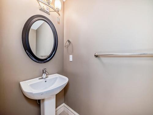 12722 127 Avenue Nw, Edmonton, AB - Indoor Photo Showing Bathroom