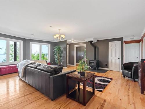 14 65308 Rge Rd 432, Rural Bonnyville M.D., AB - Indoor Photo Showing Living Room