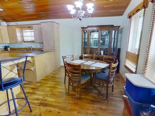 4815 51 Avenue, Breton, AB - Indoor Photo Showing Dining Room