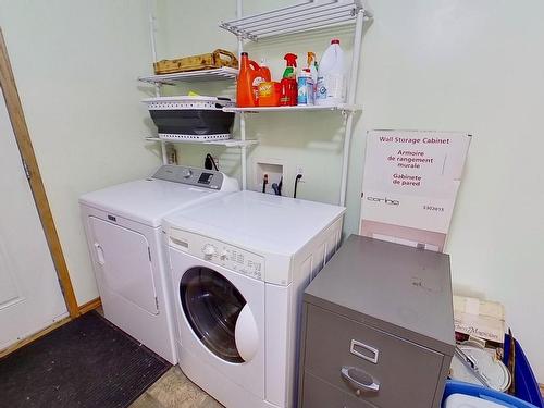 4815 51 Avenue, Breton, AB - Indoor Photo Showing Laundry Room