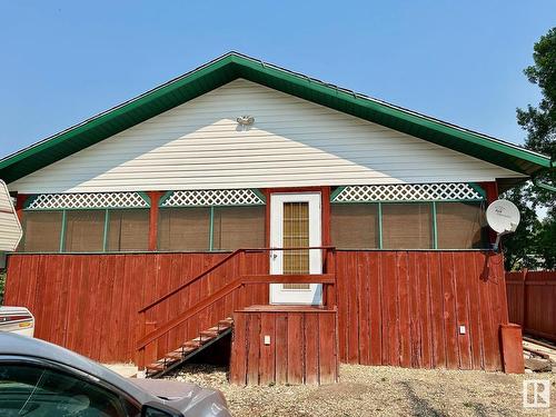 4815 51 Avenue, Breton, AB - Outdoor