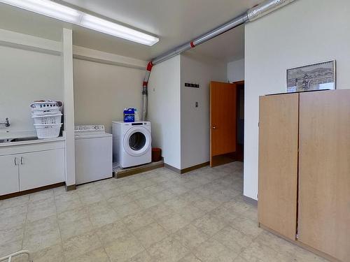 165016 Township Road 534, Rural Lamont County, AB - Indoor Photo Showing Laundry Room