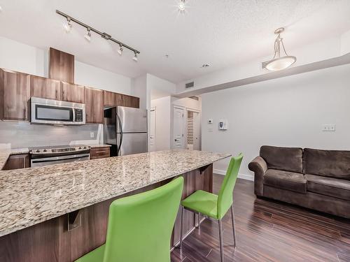 117 10333 112 Street, Edmonton, AB - Indoor Photo Showing Kitchen With Stainless Steel Kitchen With Upgraded Kitchen