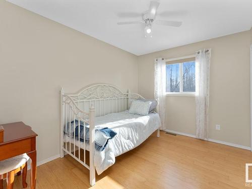 62221 Rge Rd 424, Rural Bonnyville M.D., AB - Indoor Photo Showing Bedroom