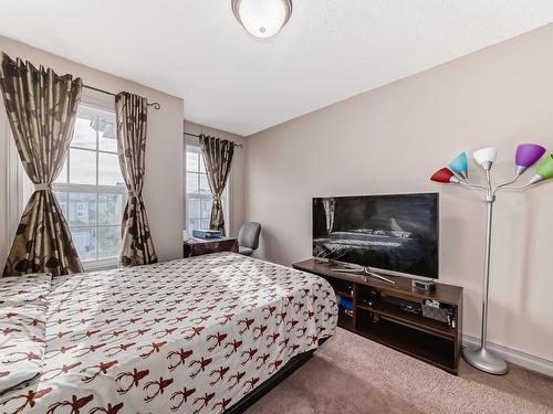 3342 18A Avenue, Edmonton, AB - Indoor Photo Showing Bedroom