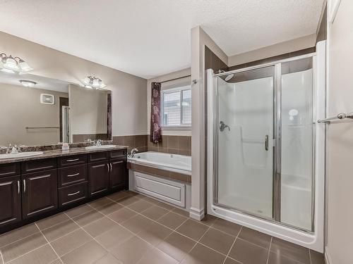 3342 18A Avenue, Edmonton, AB - Indoor Photo Showing Bathroom