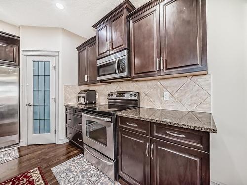 3342 18A Avenue, Edmonton, AB - Indoor Photo Showing Kitchen