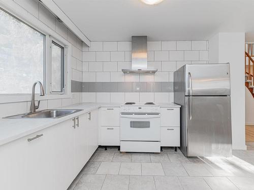 4828 122A Street, Edmonton, AB - Indoor Photo Showing Kitchen