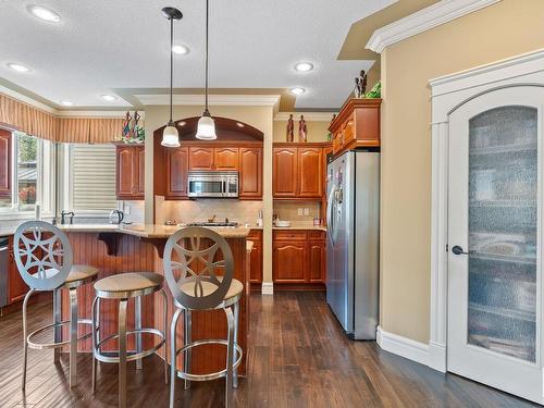 1924 121 Street Sw, Edmonton, AB - Indoor Photo Showing Kitchen