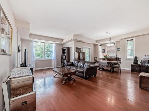 313 9739 92 Street, Edmonton, AB - Indoor Photo Showing Living Room