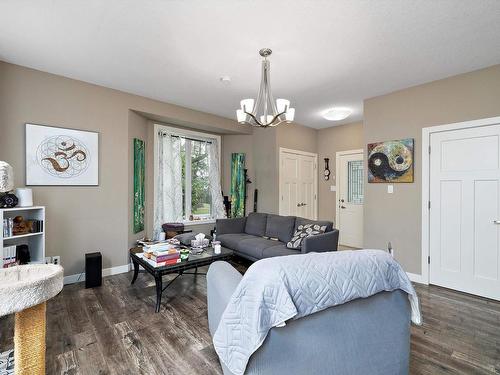 1-5910 121 Avenue, Edmonton, AB - Indoor Photo Showing Living Room