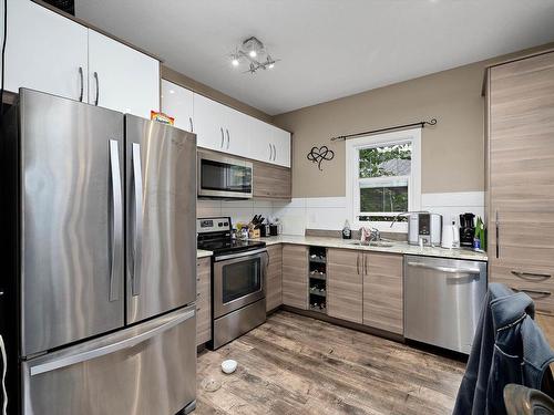 1-5910 121 Avenue, Edmonton, AB - Indoor Photo Showing Kitchen