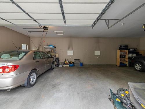 1-5910 121 Avenue, Edmonton, AB - Indoor Photo Showing Garage