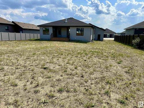 6 Hayfield Grove, Ardrossan, AB - Outdoor