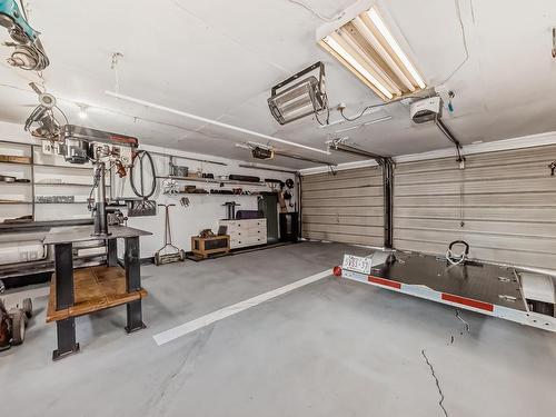 8821 137 Avenue Nw, Edmonton, AB - Indoor Photo Showing Garage