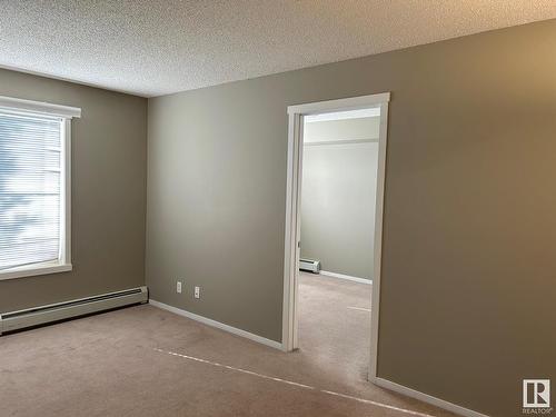 Edmonton, AB - Indoor Photo Showing Other Room