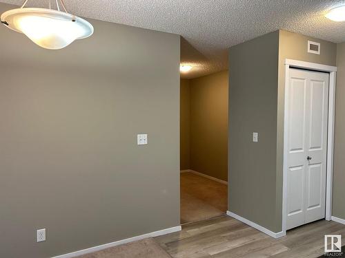 Edmonton, AB - Indoor Photo Showing Other Room